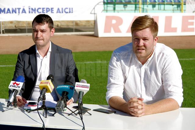 Mihai Ungurian (stânga), noul vicepreşedinte al clubului Foresta, alături de preşedintele Andrei Ciutac