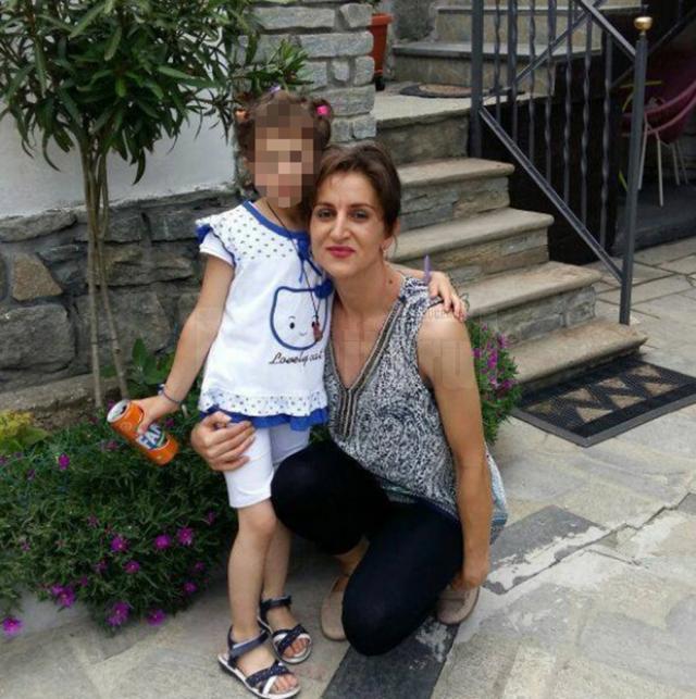 Alina Mihaela Olaru cu fiica ei, într-o poză denumită de mamă "Zâna mea frumoasă"