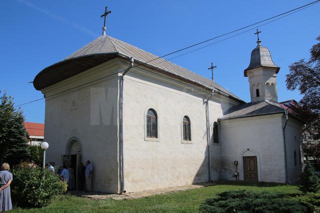 Biserica "Sfânta Cruce" a fost ridicată de un armean, în anul 1521