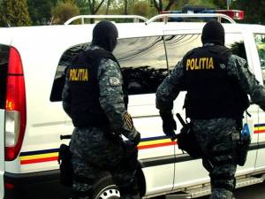 Luptătorii din cadrul Serviciului de Acţiuni Speciale IPJ Suceava, angrenați în acțiunea de la Șcheia