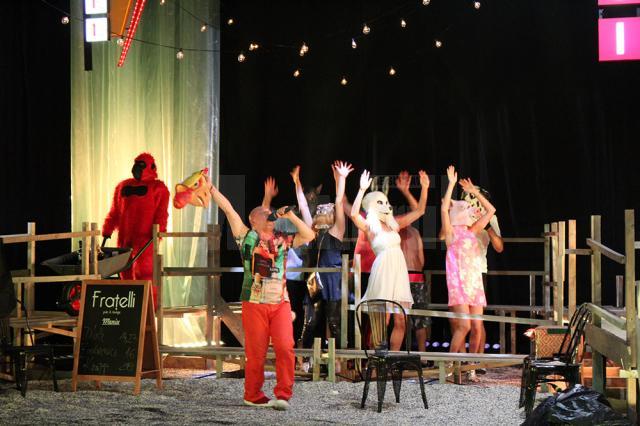 Hohote de râs şi valuri de aplauze, la premiera piesei de teatru „D’ale Carnavalului”