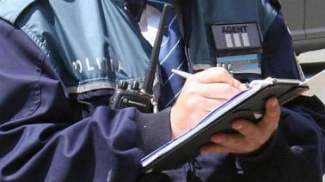 Şofer care fuma marijuana la volan, prins de poliţişti în timpul unei razii în Burdujeni