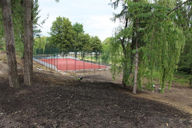 Tiroliană, teren de tenis şi ansambluri pentru picnic, adăugate la proiectul zonei de agrement a Sucevei