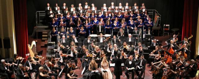 140 de artişti ai Filarmonicii Moldova din Iaşi vor evolua astăzi în concertul „Simfonii de toamnă", ediţia a VI-a