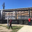 Camionul plin cu donaţii din Germania, adus la adăpostul de câini din lunca Sucevei