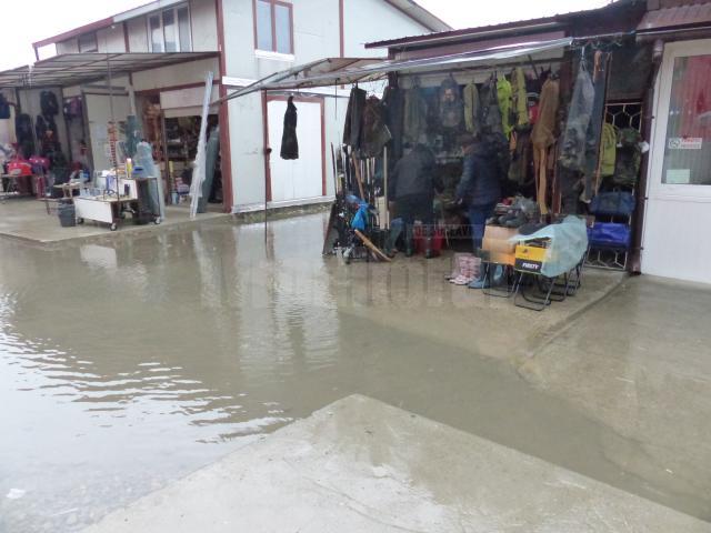 chioscuri bazar inundatii