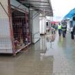 Ploaia de duminică dimineaţă a provocat inundaţii în bazar şi într-o parcare subterană din centrul Sucevei
