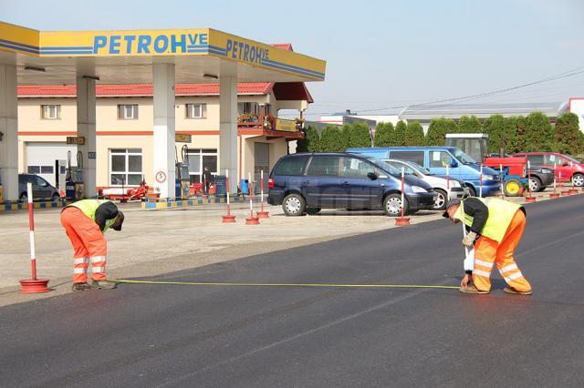 Lucrări de plombare şi marcaje rutiere, pe cele mai importante drumuri naţionale din Suceava