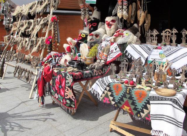 Târg de meşteri populari la „Produs în Bucovina”