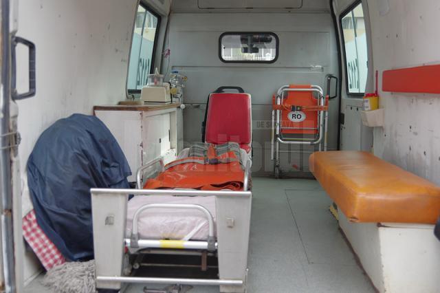 Interiorul uneia dintre ambulanțele din parcul auto al SAJ Suceava