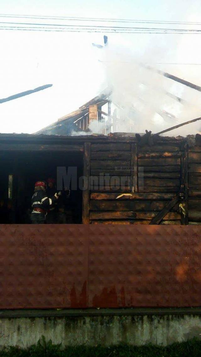 Incendiu la o casă din Baia5