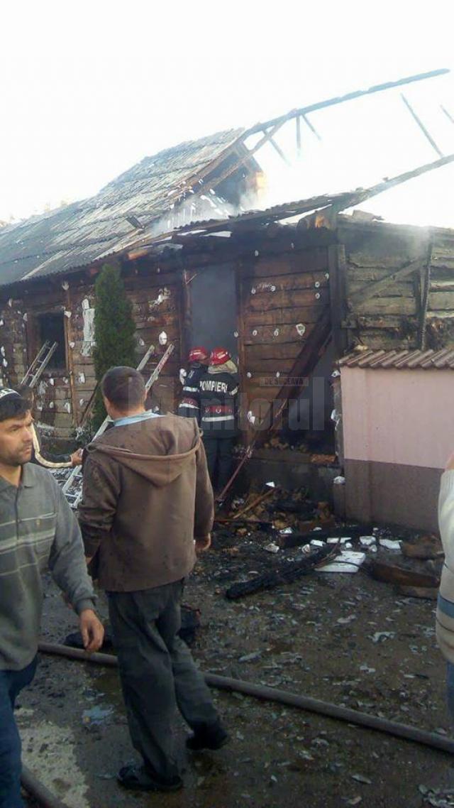 Incendiu la o casă din Baia7