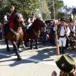 Deschiderea festivalului, cu cai şi călăreţi anunţaţi de buciumaşi