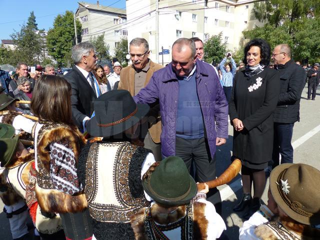 „Târgul Lăptarilor” şi „Drumul Lemnului” au atras mii de vizitatori, ieri, la Câmpulung Moldovenesc