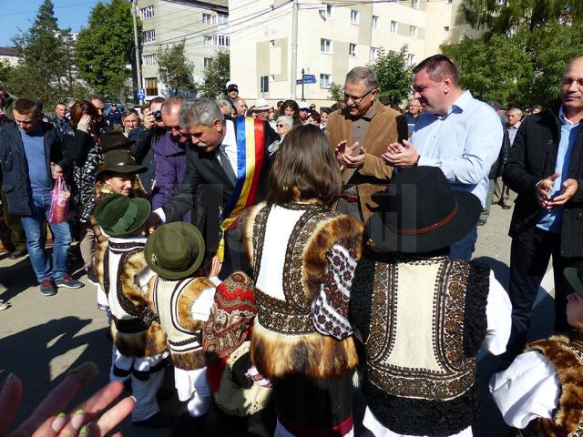 „Târgul Lăptarilor” şi „Drumul Lemnului” au atras mii de vizitatori, ieri, la Câmpulung Moldovenesc