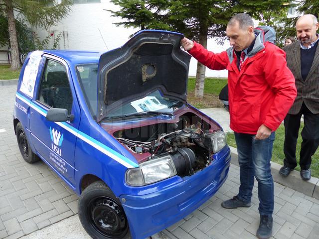 Autoturismul electric realizat de studenţii suceveni a fost una dintre atracţiile evenimentului