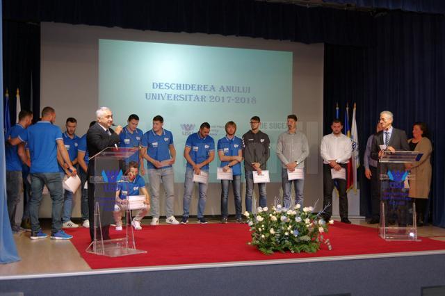 Studenții cu performanțe sportive internaționale au fost premiați la deschiderea anului școlar