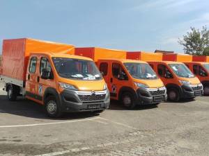 Maşinile au ajuns ieri la sediul Direcţiei Regionale de Drumuri de la Iași
