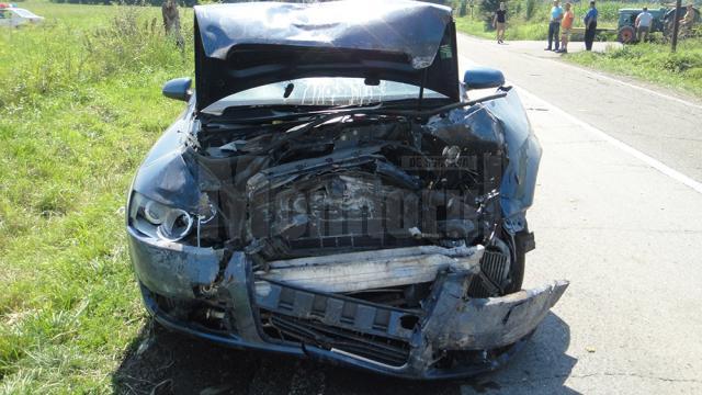 Autoturismul Audi A6, condus de Corneliu Gheţău, care a lovit violent Dacia din spate