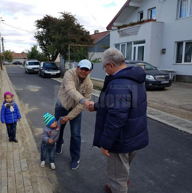 Primăria Suceava a finalizat lucrările de asfaltare a unei străzi de pământ din Iţcani