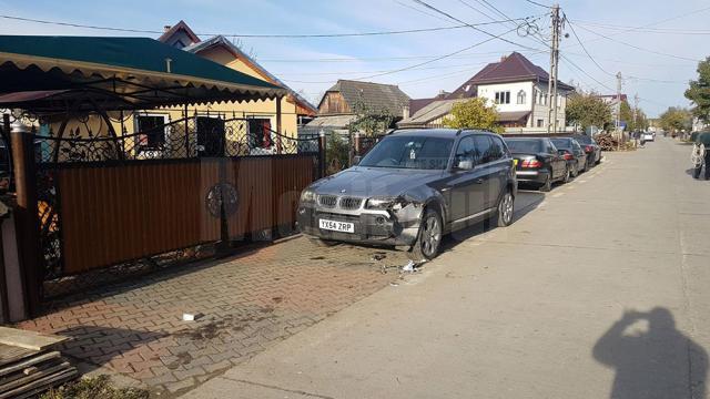 Autoturismul BMW era parcat regulamentar, în afara carosabilului