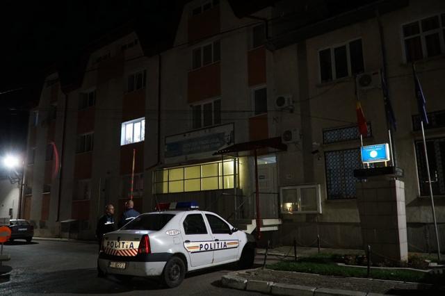 Rădăuţeanul a fost dus de poliţiştii de la Biroul de Investigaţii Criminale Rădăuţi la Penitenciarul Botoşani, unde îşi va executa pedeapsa