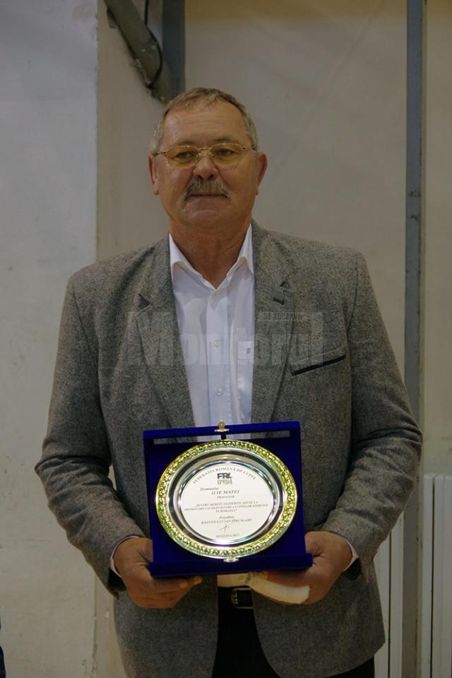 Cel mai titrat sportiv al clubului CSM Suceava, Ilie Matei, a fost premiat de Federaţia Română de Lupte