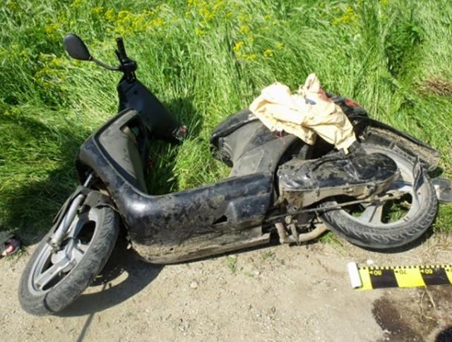 Tânărul care a provocat accidentul de moped în urma căruia un adolescent a murit se află în stare critică la spital