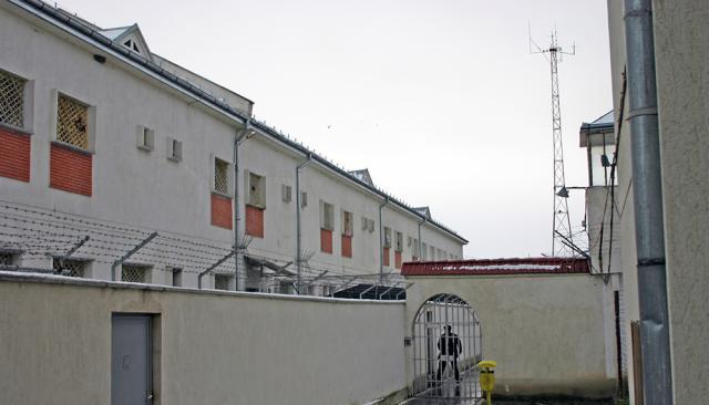 Femeia a fost transportată sub escortă la Penitenciarul Botoșani