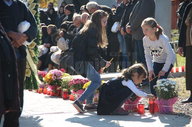 Preotul Petru Gavril a lăsat multă durere în urmă. Era iubit și de bătrani și de tinerii din sat