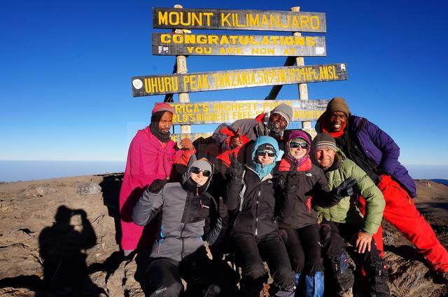 O farmacistă din Suceava a urcat pe muntele Kilimanjaro