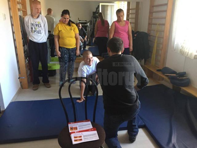 Mai mulţi copii cu dizabilităţi din Gura Humorului beneficiază de kinetoterapie cu sprijinul Fundaţiei Special Olimpycs