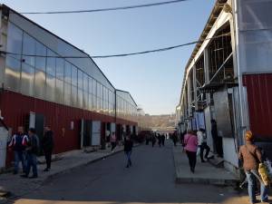 Bazarul Sucevei, inchis in urma unui control al Politiei Economice 4