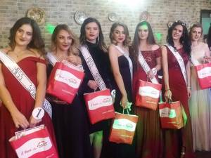 Şcoala Postliceală Sanitară Suceava şi-a desemnat Miss Boboc 2017