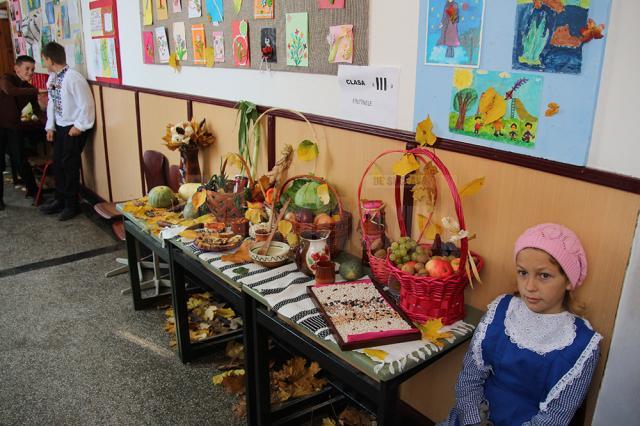 „Cămara bunicii”, un eveniment-sărbătoare la Şcoala Gimnazială „Mihai Eminescu” Băneşti