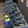 25 de arme airsoft, replici fidele ale unor arme de foc, au fost admirate