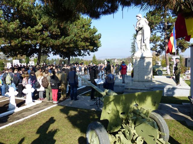 Ziua Armatei Române a fost sărbătorită la Monumentul Ostaşului Român din Cimitirul Pacea
