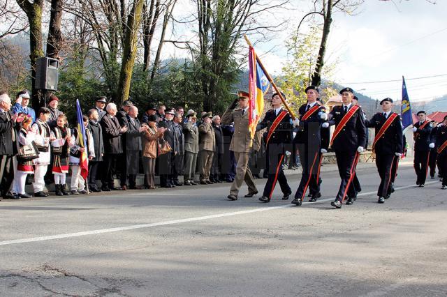 Elevii militari câmpulungeni au sărbătorit Ziua Armatei Române
