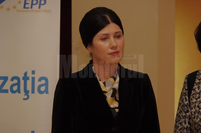 Cătălina Culipei a fost reconfirmată în funcţia de preşedinte al Organizaţiei Judeţene de Femei din cadrul PNL Suceava