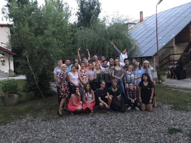 Tineri români, francezi și germani, în vizită prin Bucovina