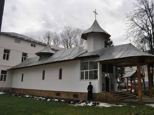 Biserica Spitalului Județean Suceava își sărbătorește astăzi hramul de Sf. Nectarie