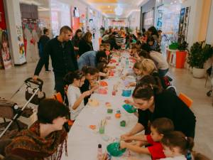 Întâlniri creative pentru prichindei şi târg de obiecte handmade, în weekend, la Iulius Mall Suceava