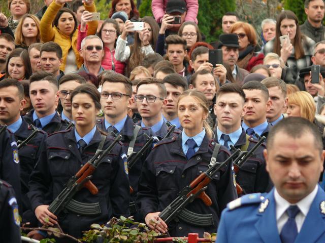 Depunere de jurământ şi cerere în căsătorie la Şcoala Militară de Subofiţeri de Jandarmi din Fălticeni