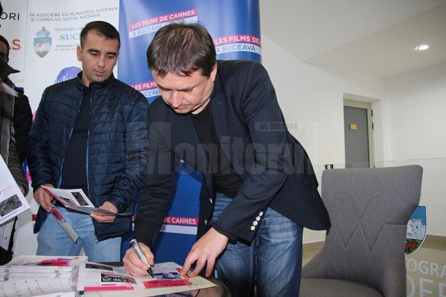 Autografe pentru fani