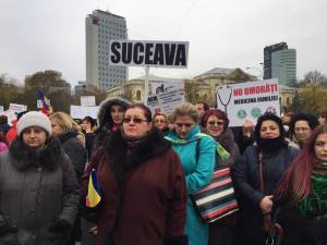 Medici de familie şi pacienţi din Suceava, ieri, la Bucureşti, la mitingul de protest organizat în faţa Guvernului