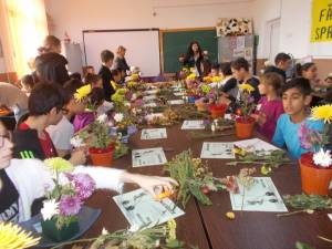 Şcoala de Ikebana pentru elevii din Şcheia