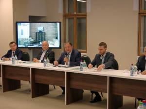 Conducerea Camerei de Comerţ Româno-Germane și autorităţile judeţene au discutat cu mediul de afaceri despre încurajarea investiţiilor germane