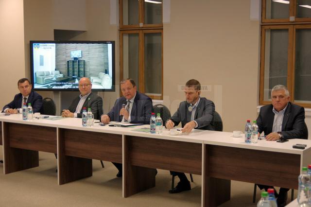 Conducerea Camerei de Comerţ Româno-Germane și autorităţile judeţene au discutat cu mediul de afaceri despre încurajarea investiţiilor germane
