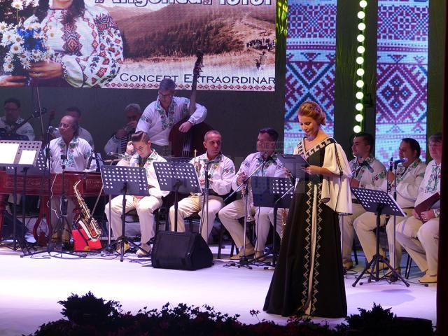 Spectacol folcloric grandios la lansarea albumului „Pe Obcini în Bucovina”, realizat de Angelica Flutur