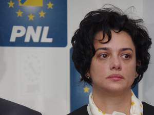 Angelica Fădor atrage atenţia că doar pentru 10% din proiectele PNDL din judeţul Suceava au fost semnate contractele de finanţare
